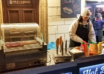 20181229-190034  Hot Dog Vendor, Old Town Square