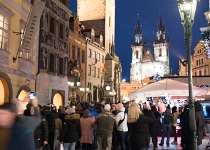 20181229-810 8607  The Old Town Hall & The Church of Our Lady before Týn